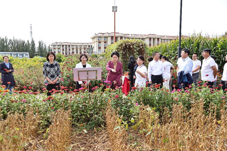 全国妇联书记处书记、党组成员宋莉一行到东北地理所调研